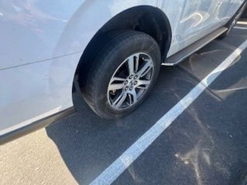 Used 2023 Ford Expedition Limited image 16