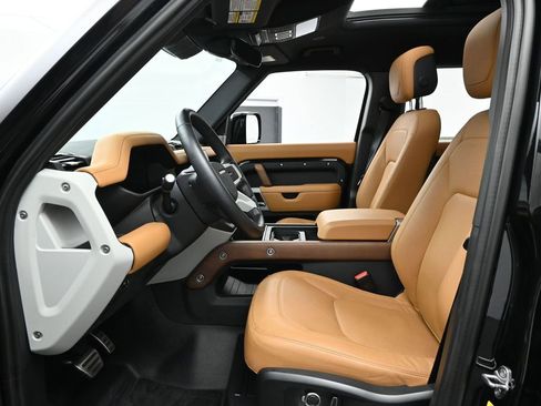 Used 2024 Land Rover Defender 130 S image 12