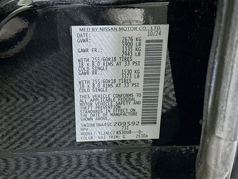 Used 2025 Nissan Pathfinder SV image 12