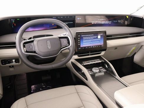New 2026 Lincoln Nautilus Premier w/ Jet Appearance Package AWD/4WD image 2