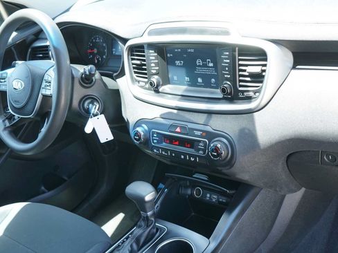 Used 2019 Kia Sorento AWD V6 image 25