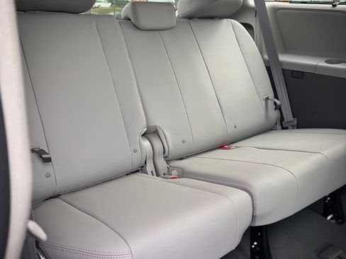 Used 2020 Toyota Sienna XLE AWD/4WD image 28