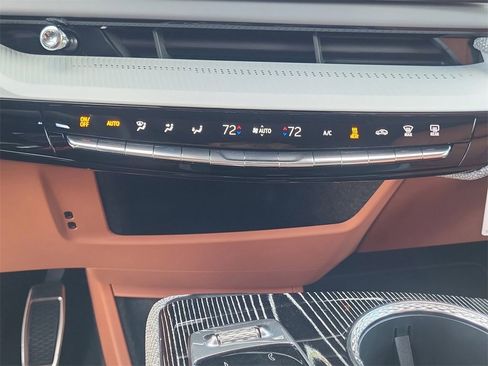 New 2026 Cadillac Optiq Sport 2 image 19