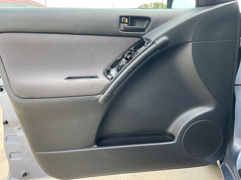 Used 2007 Toyota Matrix FWD image 17