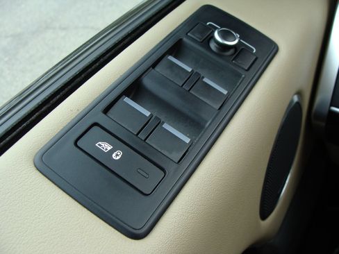 Used 2016 Land Rover Range Rover Sport HSE AWD/4WD image 32