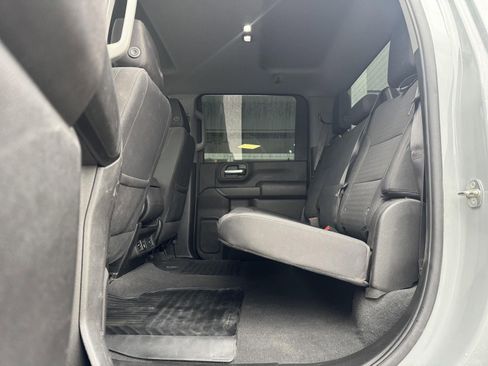 Used 2024 Chevrolet Silverado 2500 Custom w/ Custom Value Package image 11