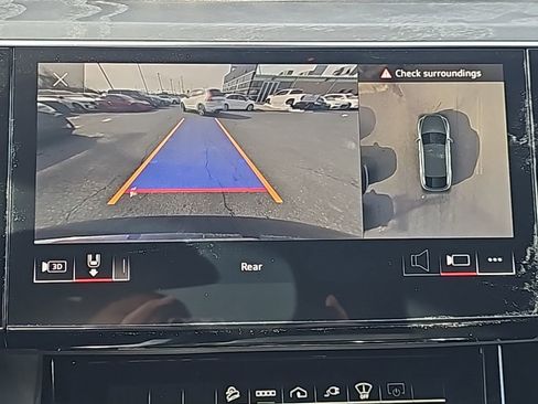 Used 2022 Audi e-tron Prestige w/ Prestige Package image 8