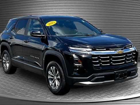Used 2025 Chevrolet Equinox LT AWD/4WD image 1