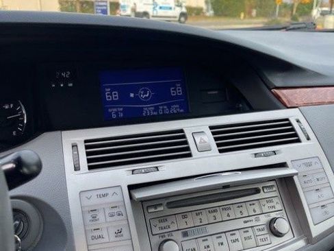 Used 2005 Toyota Avalon XL image 3