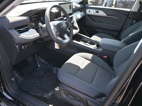 New 2026 Ford Explorer Active RWD image 14