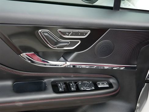 Used 2023 Lincoln Corsair Reserve w/ Equipment Group 201A image 15