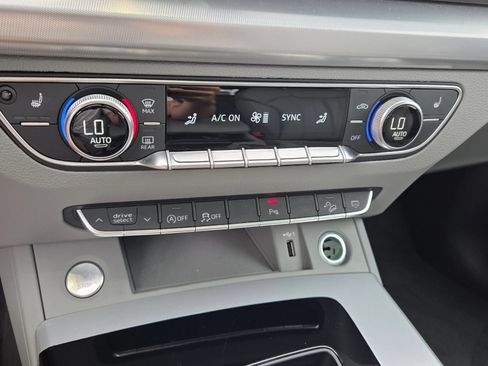 Used 2025 Audi Q5 2.0T Premium AWD/4WD image 24