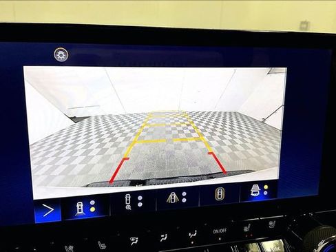 Used 2023 Chevrolet Colorado Z71 w/ Z71 Convenience Package 2 image 28