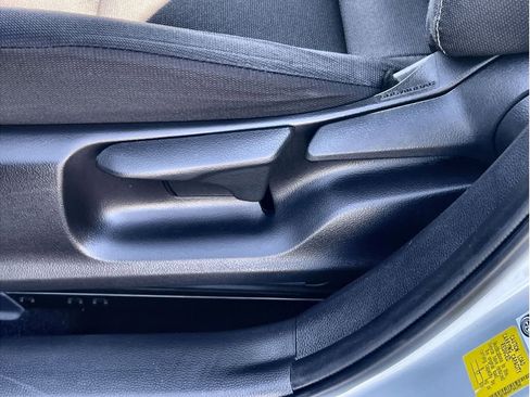 Used 2023 Toyota Corolla LE image 31