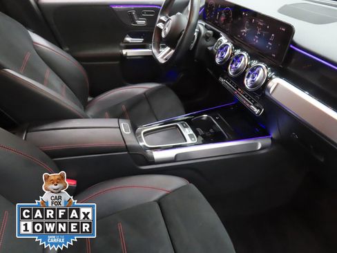 Used 2024 Mercedes-Benz GLB 250 image 23