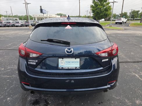 Used 2018 MAZDA MAZDA3 Grand Touring w/ Premium Equipment Package FWD image 7