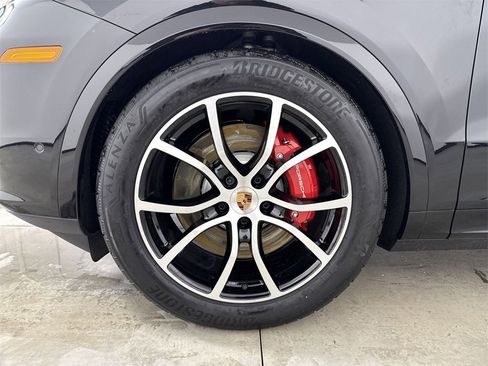 New 2026 Porsche Cayenne S image 13