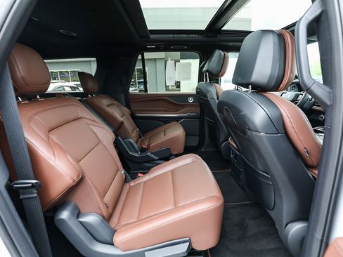 New 2026 Lincoln Navigator L Reserve AWD/4WD image 20