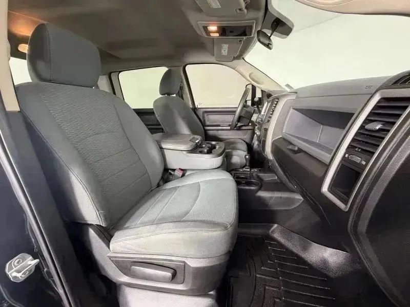 Used 2018 RAM 3500 Tradesman w/ Chrome Appearance Group AWD/4WD image 29