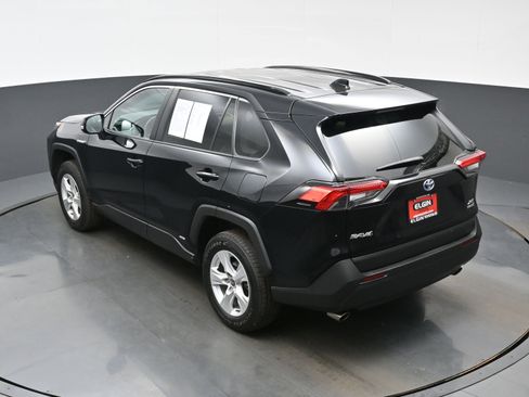 Used 2021 Toyota RAV4 XLE AWD/4WD image 38