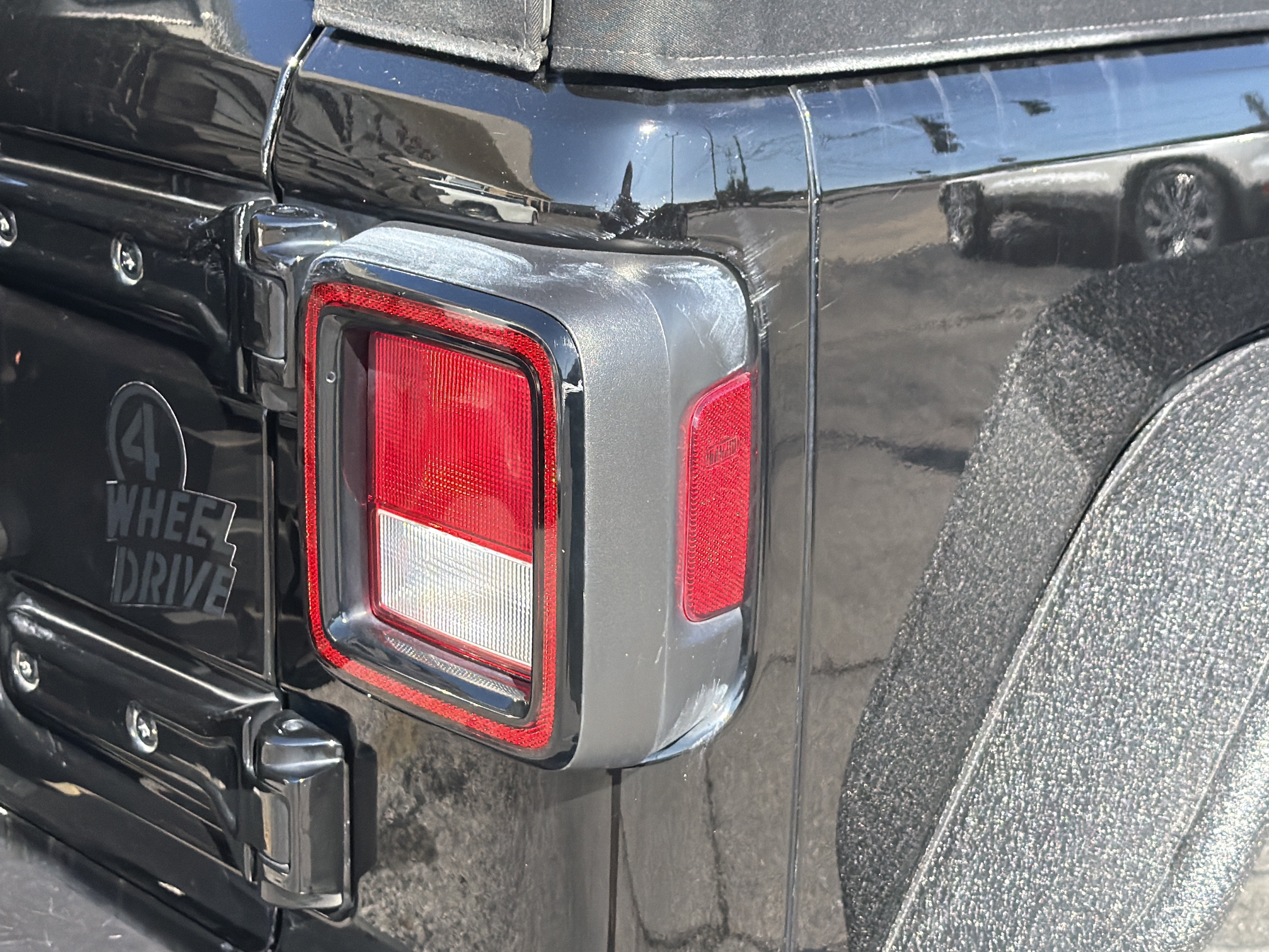 Used 2024 Jeep Wrangler Unlimited Sport AWD/4WD image 13