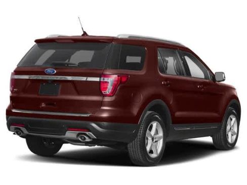 Used 2018 Ford Explorer XLT w/ Equipment Group 202A image 2