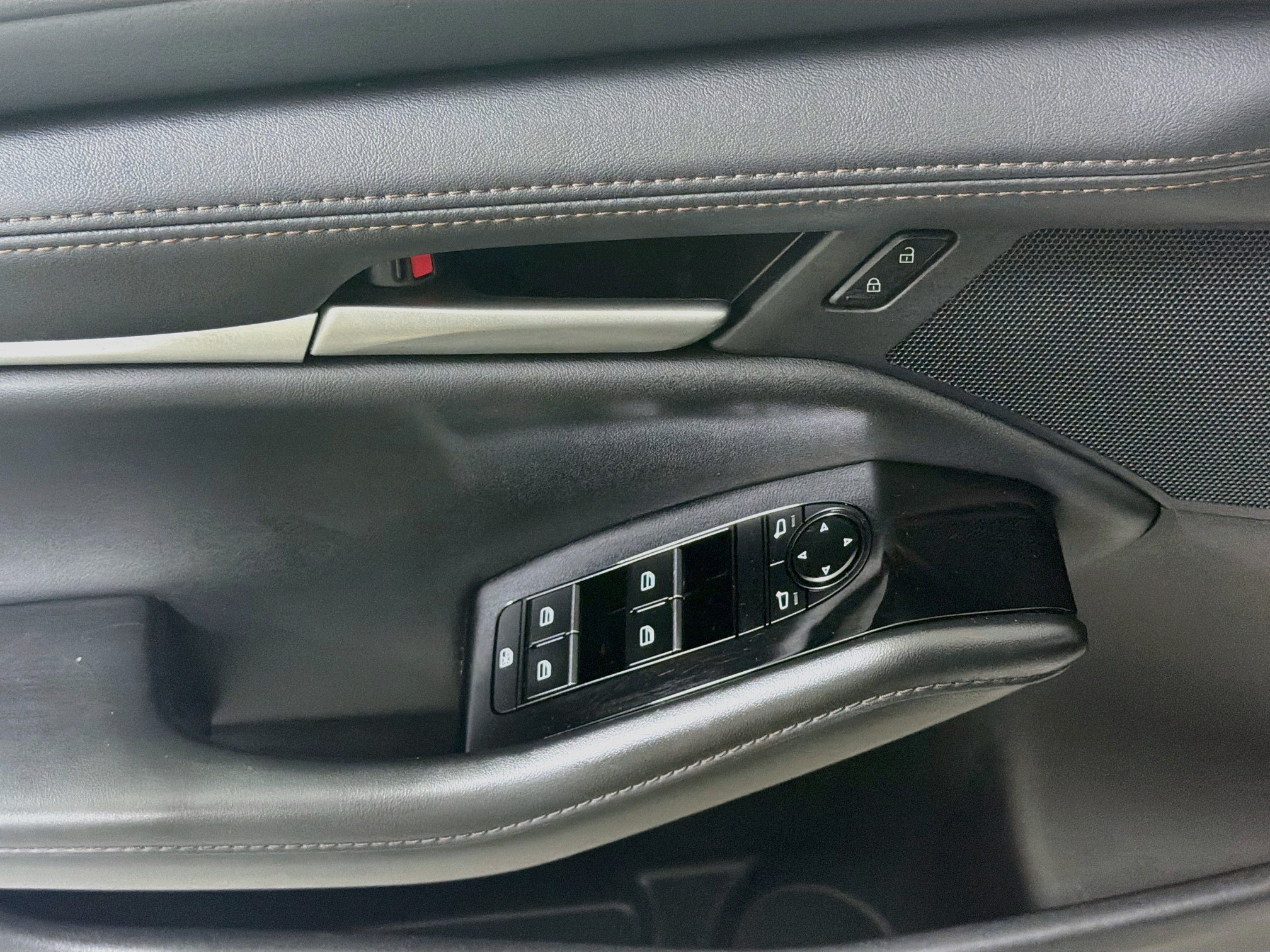 Used 2025 MAZDA MAZDA3 s FWD image 15