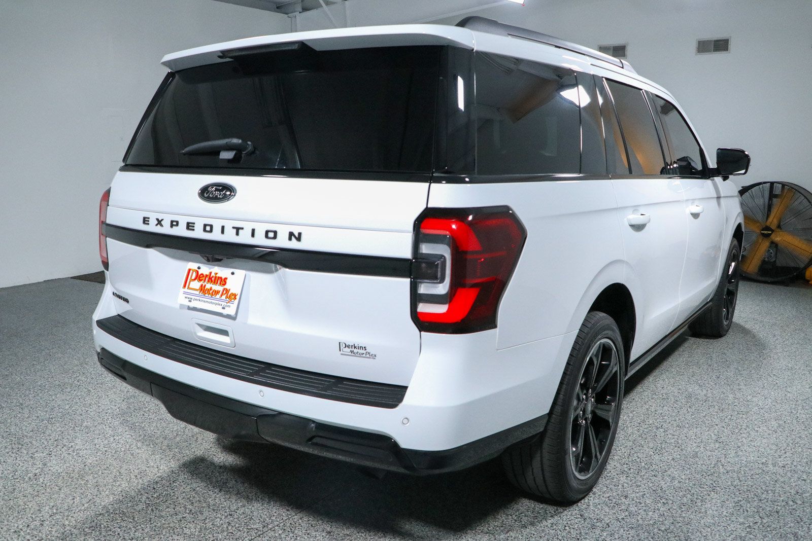 Used 2023 Ford Expedition Limited RWD image 7
