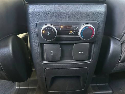 Used 2023 Ford Explorer XLT w/ Equipment Group 202A RWD image 30