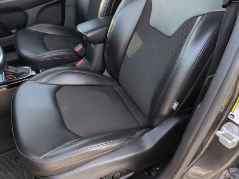 Certified 2021 Jeep Compass Latitude image 16