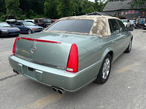 Used 2006 Cadillac DTS w/ Trunk Convenience Package FWD image 5