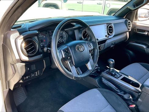 Used 2020 Toyota Tacoma TRD Sport image 18