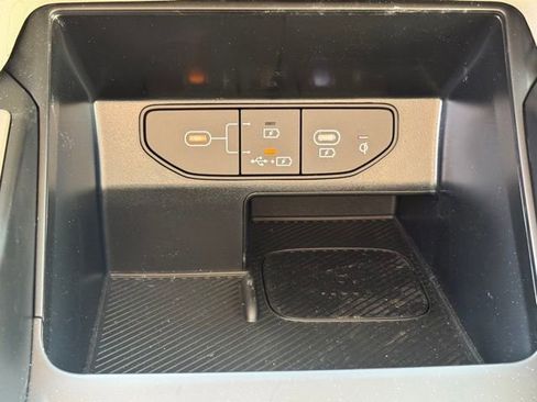 Used 2025 Kia Sorento S w/ Panoramic Sunroof Package image 26