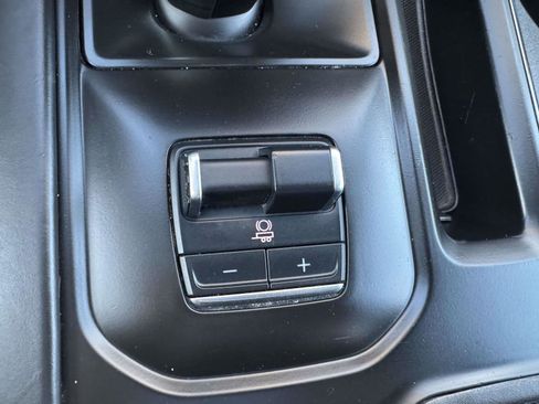 Used 2023 GMC Sierra 1500 AT4X image 44