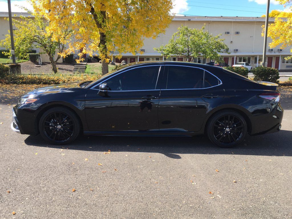 Used 2024 Toyota Camry XSE FWD image 3