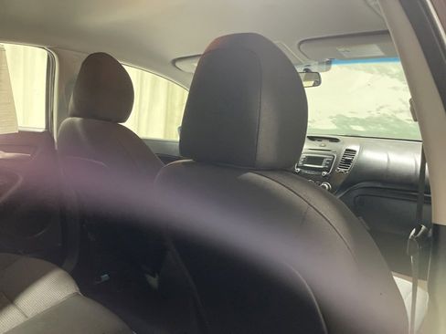 Used 2017 Kia Forte LX image 11