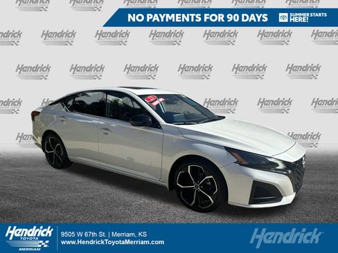 Used 2023 Nissan Altima 2.5 SR w/ SR Premium Package FWD image 1