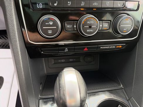 Used 2021 Volkswagen Atlas SEL Premium AWD/4WD image 21