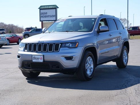 Used 2020 Jeep Grand Cherokee Laredo image 7