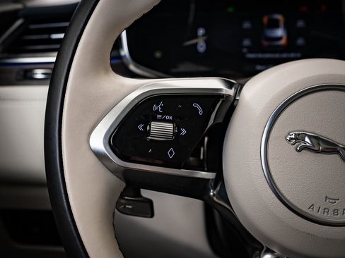 Used 2023 Jaguar F-PACE S image 29