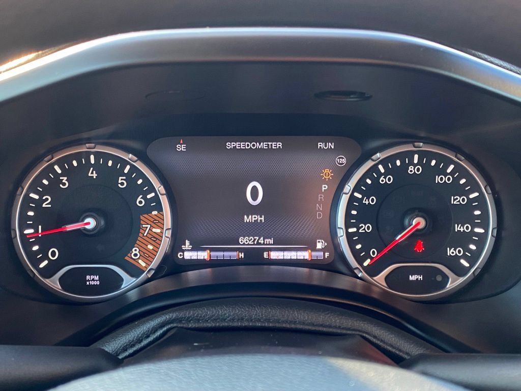 Used 2023 Jeep Renegade Latitude AWD/4WD image 24
