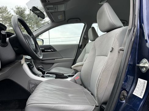 Used 2016 Honda Accord LX image 11