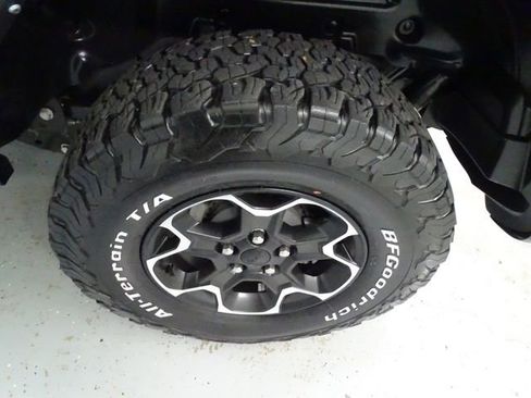 Used 2023 Jeep Wrangler Unlimited Rubicon 4xe w/ Cold Weather Group AWD/4WD image 29