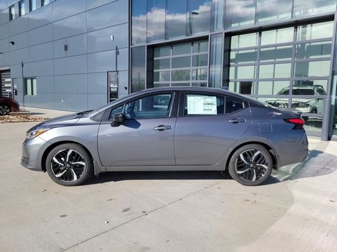 New 2025 Nissan Versa SR w/ Trunk Package image 2