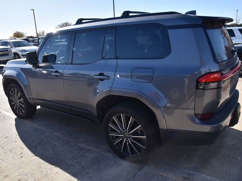 Used 2024 Lexus GX 550 image 10