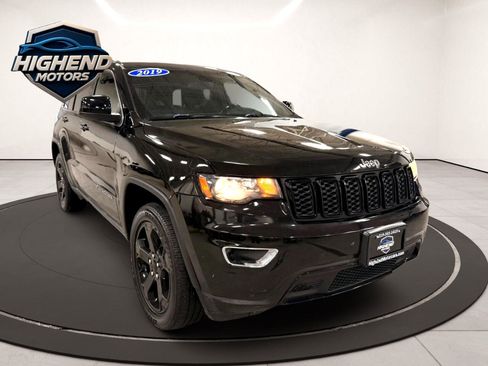 Used 2019 Jeep Grand Cherokee Laredo image 9