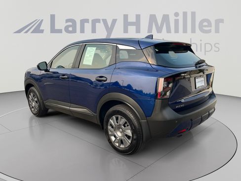Used 2025 Nissan Kicks S AWD/4WD image 3