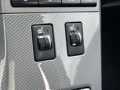 Used 2013 Toyota Venza LE image 23