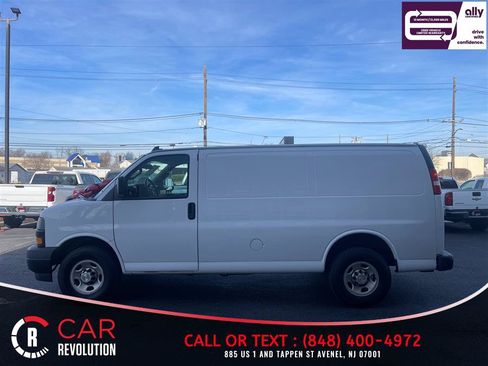 Used 2020 Chevrolet Express 2500 w/ Driver Convenience Package RWD image 4