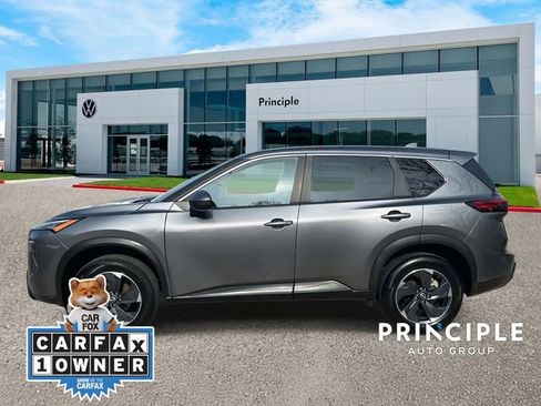 Used 2024 Nissan Rogue SV image 7